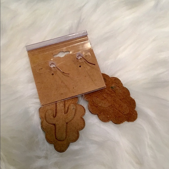 Cactus Earrings - Picture 3 of 4